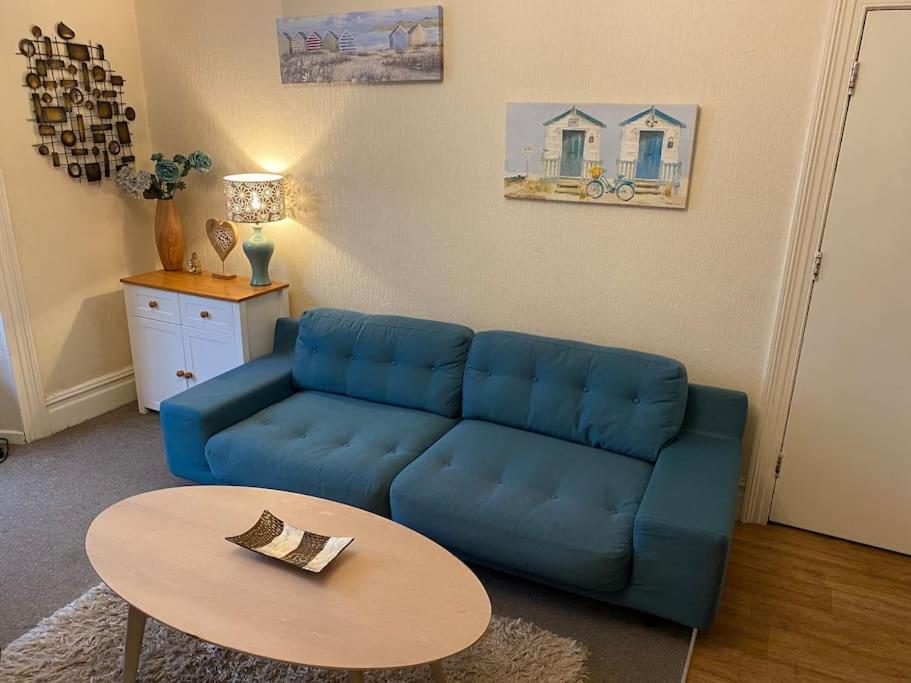 Spacious 1 Bedroom Apartment Near Seafront 펜젠스 외부 사진